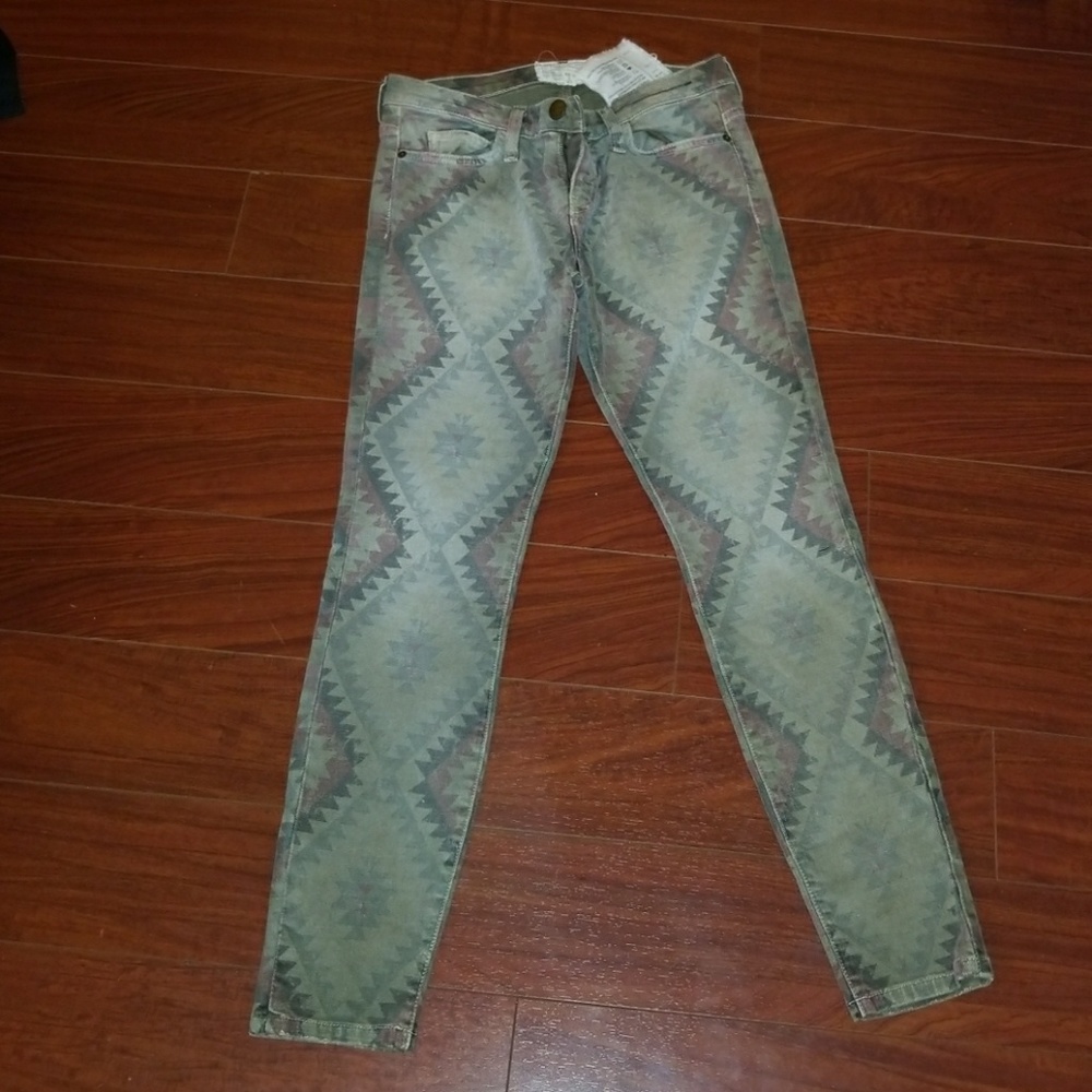 Current Elliot - image 1